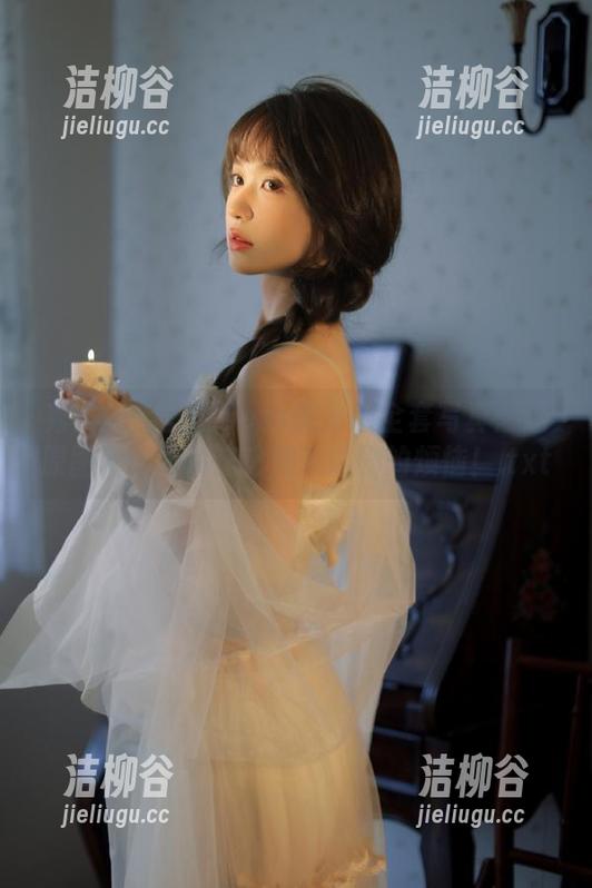秀人网 - 安妮Tess的吊带全套写真：这原图瞬间让你忘记周末追剧的烦恼！.txt