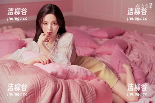 秀人网 - 揭秘安然maleah姐姐的写真世界，超清原图和图包等你探索！.txt