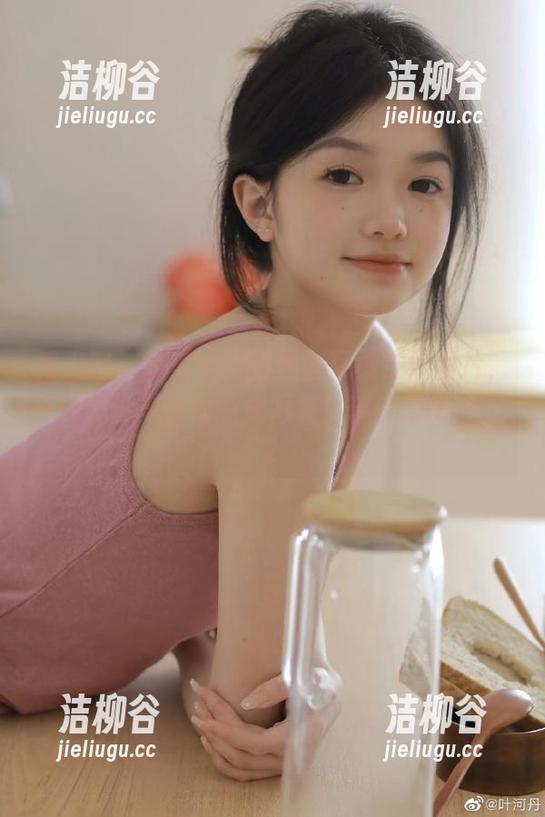 秀人网 - 探索小热巴黑丝写真在线图片，一场视觉与时尚的精彩盛宴等你来体验.txt