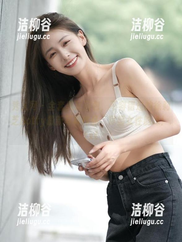 秀人网 - 全套美足图包，不容错过的徐莉芝Botty最新写真作品，尽显女性韵味！.txt