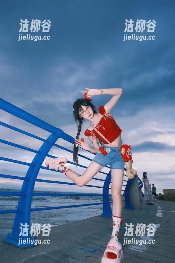 秀人网 - 戴允祺线上连衣裙写真集，精选美图展示她的独特气质与风采！.txt