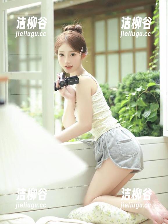 秀人网 - 星子柒kiki短裤写真：图库带你走进别样的时尚世界.txt