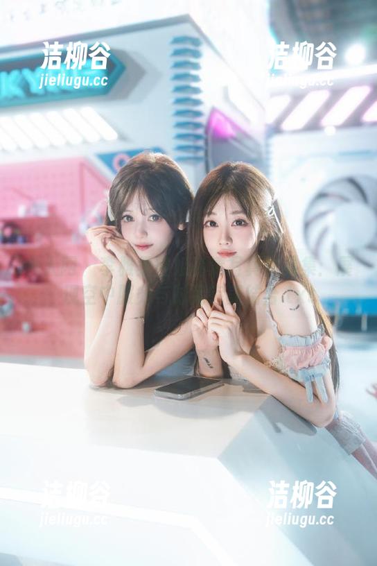 秀人网-李雅柔 秀人网 - 李雅柔空姐高清写真作品集:展现空中服务与时尚完美结合.txt
