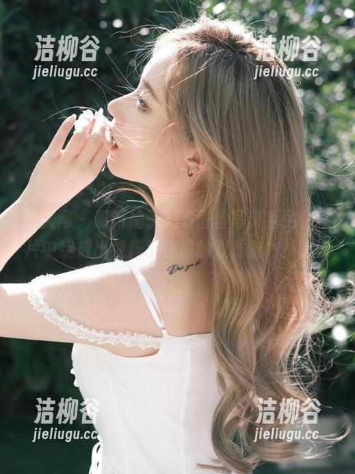 秀人网-柚子178 秀人网 - 最新柚子178蕾丝写真系列,照片中绽放出纯粹与性感的双重魅力!.txt