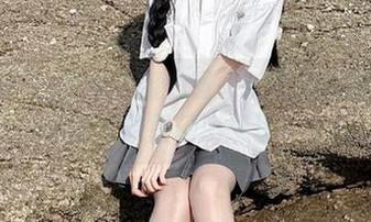 秀人网 - 随水水姐的镜头走进女孩的世界：写真集原图精彩纷呈！.txt