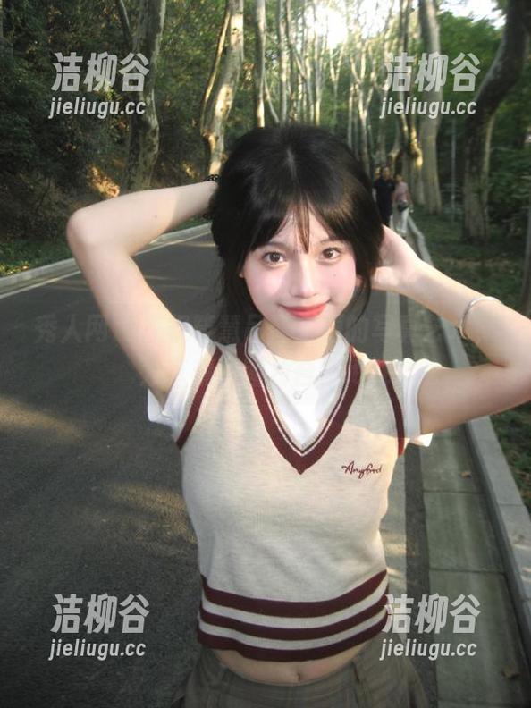 秀人网-筱慧 秀人网 - 庆祝筱慧吊带主题的写真艺术,分享精彩图片合集.txt