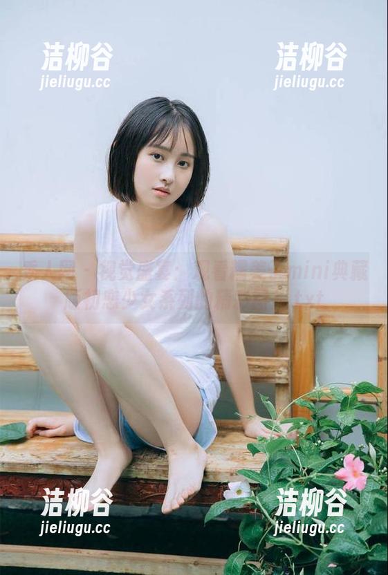 秀人网-糯美子mini 秀人网 - 视觉盛宴:观看糯美子mini典藏版初恋少女系列的精彩图片.txt