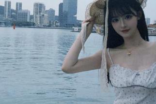 秀人网 - 排行榜第一！萌琪琪Irene泳池写真免费图包，每一张都让人心动！.txt
