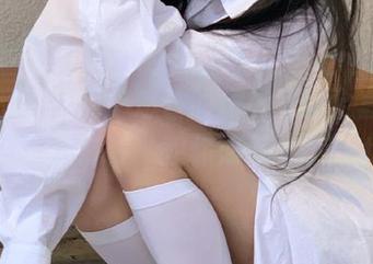 秀人网 - 萝莉悠悠酱的短裤写真全套，性感与可爱并存，教你如何卖萌！.txt