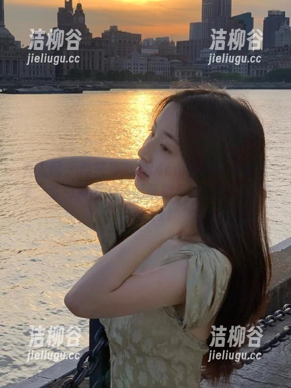 秀人网 - 葛征净高184cm的户外写真合集，全免费奉上，记录她与大自然的亲密故事.txt