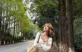 秀人网 - 谢小蒽水手服写真套图，带你领略清纯与时尚的完美结合.txt