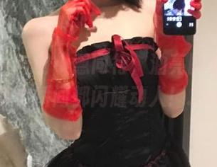 秀人网 - 与谢小蒽同行，油亮图集分享让每个瞬间都闪耀动人！.txt