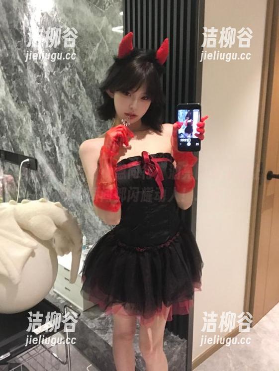 秀人网 - 与谢小蒽同行，油亮图集分享让每个瞬间都闪耀动人！.txt