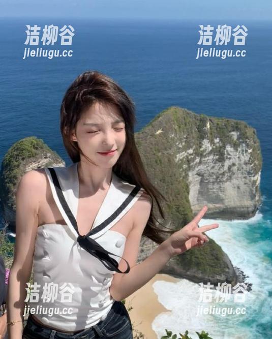 秀人网 - 与赵惟依coco学妹一起畅游青春：超详尽福利图集回顾她的魅力时刻！.txt