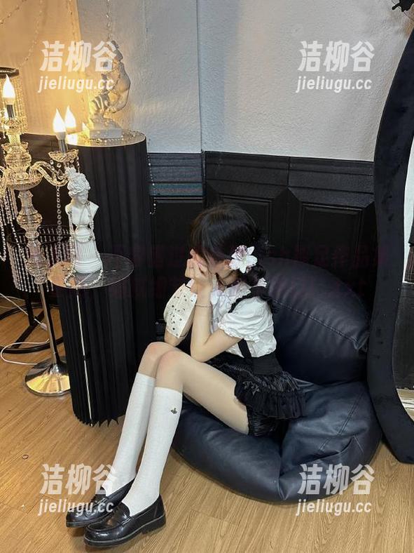 秀人网 - 不容错过的鱼尾fish裸足作品集更新，细腻细节让人赞不绝口！.txt