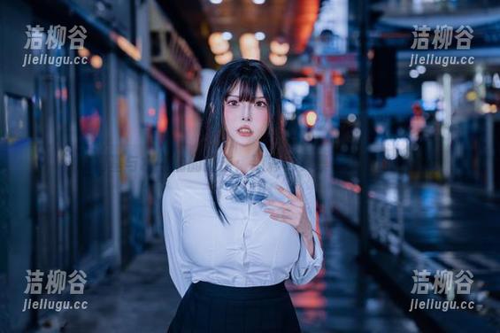秋和柯基与水中仙的撞击：精彩写真集与原图讨论.txt