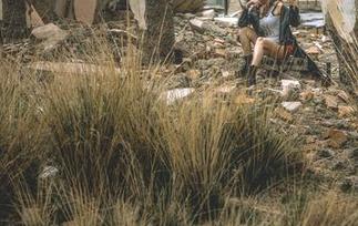 寻找灵感的你不能错过，秋和柯基最新职业装写真上线.txt