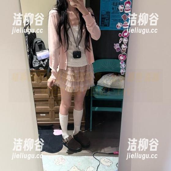 稚乖画册推出体操服写真，分享那些清新可爱的瞬间与回忆！.txt