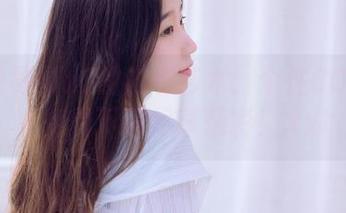 拥抱穆零Mu0的内衣艺术：个性COS写真，免费下载尽享精彩！.txt