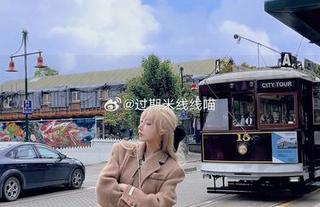 体验米线线sama的连体衣女仆Cos，精彩原图一览无遗！.txt