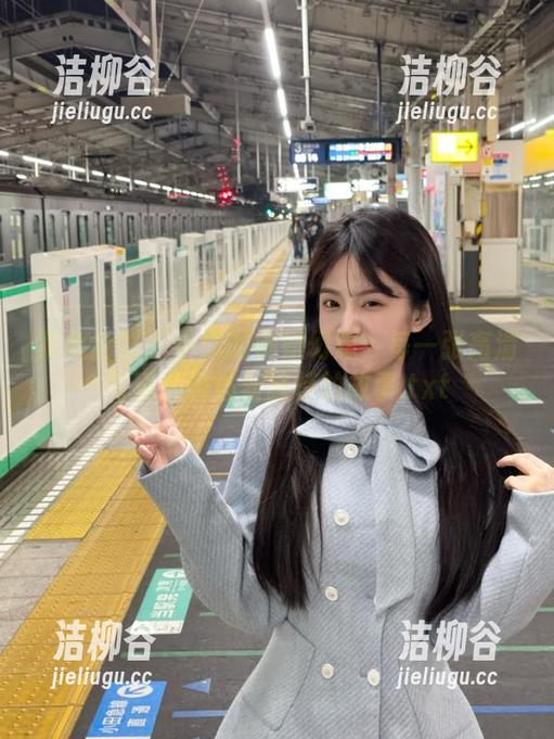 紧急企划 - 小恩的御姐幻想：每一张高清写真都讲述着独特的故事.txt