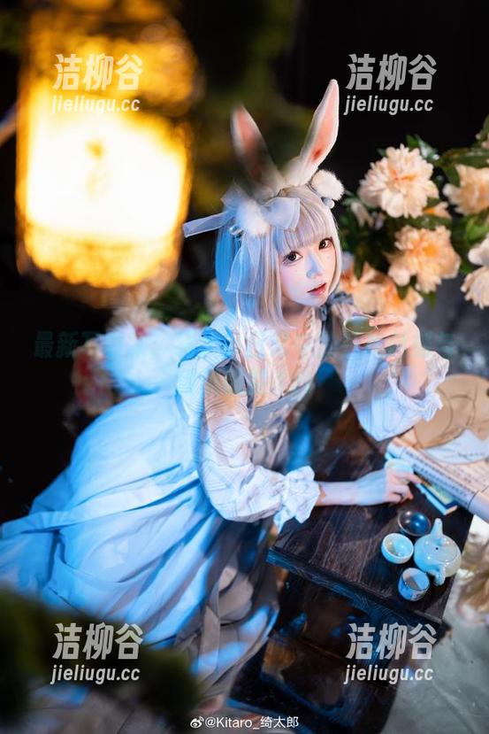 最新写真集：绮太郎日常中的轻松时刻与甜美微笑.txt