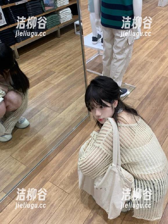 美媛馆-SOLO-尹菲 美媛馆 - SOLO-尹菲女仆图集盛宴:原图捕捉她的每一个动人瞬间.txt