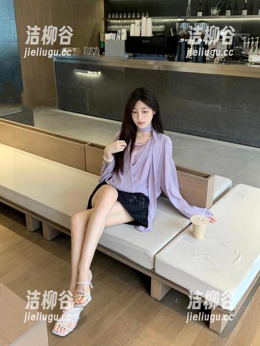 美媛馆-于大乔 美媛馆 - 于大乔美脚的撩人魅力,细腻照片与美图记录美好.txt