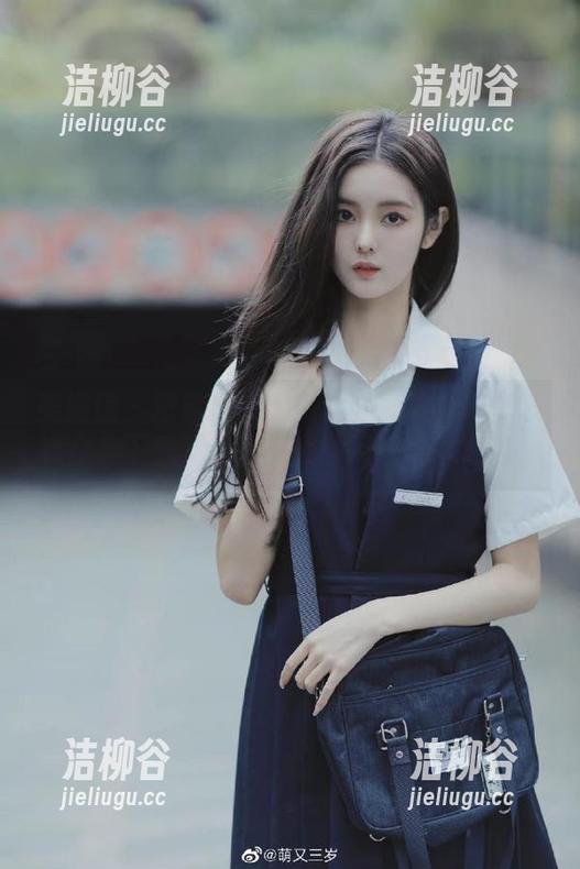 美媛馆-徐微微mia 美媛馆 - 浓郁的温馨感:徐微微mia的睡衣全集下载,让你的夜晚更添情趣!.txt