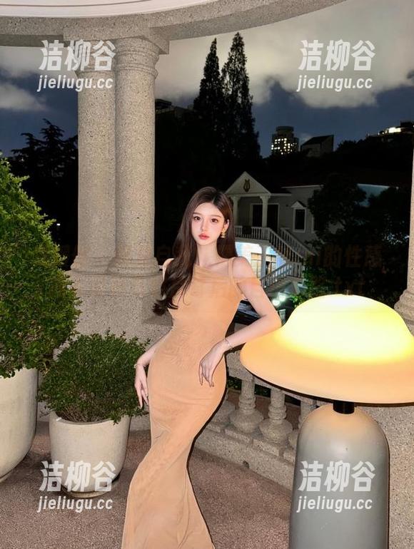 美媛馆-糯美子Mini 美媛馆 - 释放自我:糯美子Mini的性感内衣写真与照片背后的自信心路.txt