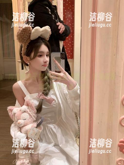肉扣热热子空姐的无圣光图包，完美展现她的独特气质.txt