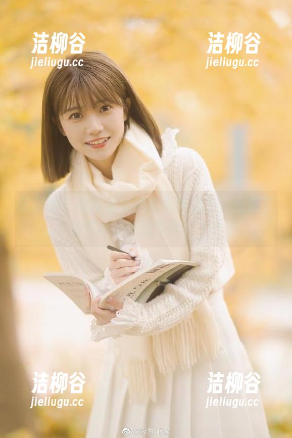 艺图语 - 婕妤最新油亮写真原图，免费下载带给你视觉享受！.txt