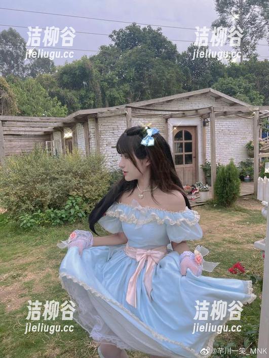 听说“芊川一笑MNK”的灰丝越来越火，赶快到网盘下载一部收藏吧！.txt