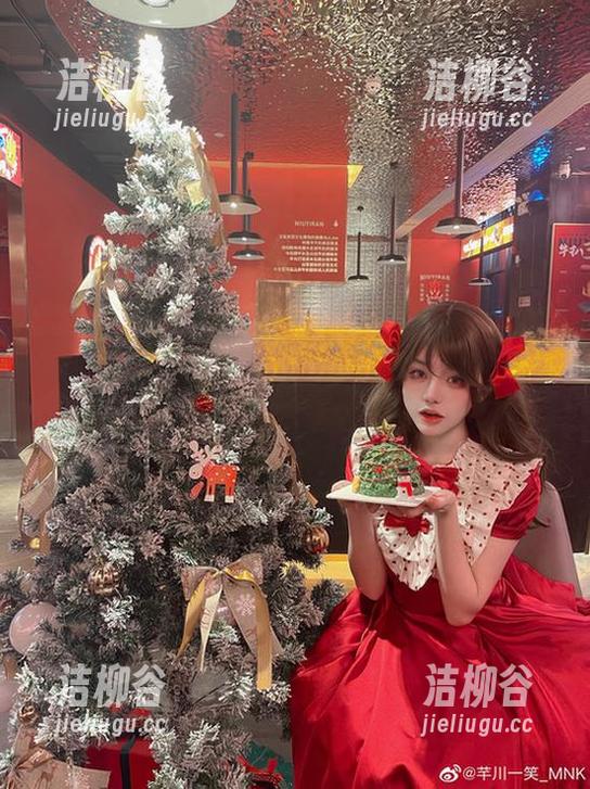 快来欣赏芊川一笑MNK的山鲁佐德cos，分享她的独特魅力与风格.txt