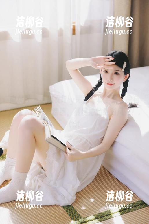 蜜桃社 - 小魔女lily黑色写真全集：黑色风格下的轻奢诱惑，展现她的绝对风采！.txt