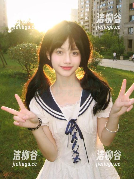 蜜桃社 - 铃木的粉色幻想：快来下载这些图片，把梦带回家.txt