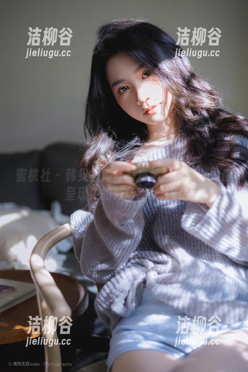 蜜桃社 - 韩贝贝肉丝写真精选合集：为你呈现她的芳华绝代.txt
