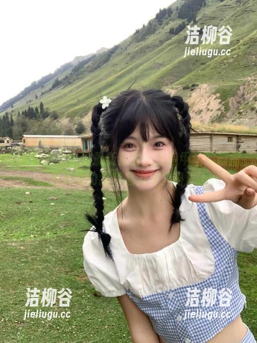 袜啵啵-小安 袜啵啵 - 小安最新套图:涂指甲油的瞬间,展现她的独特魅力与风格!.txt