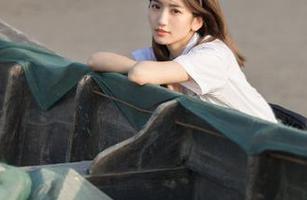 袜啵啵 - 原图无圣光揭秘：糯米白丝（脚尖加固款）写真，将美丽与不羁展现得淋漓尽致！.txt