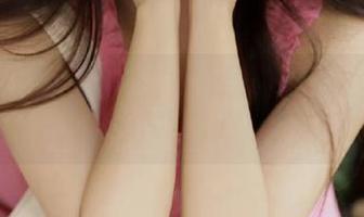 梦幻与现实交汇：见新摄影的逆光少女私房写真系列.txt