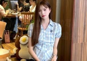 语画界 - Miko酱吖女孩的写真美图，演绎青春与梦幻的完美结合.txt