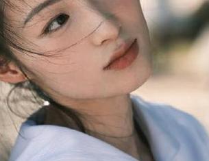 语画界 - 探索允儿Claire护士私拍合集：从容优雅的医护风采瞬间.txt
