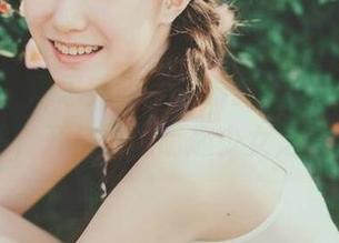 语画界 - 周思乔Betty最新双马尾全套写真原图，开启你的萌趣少女之旅！.txt