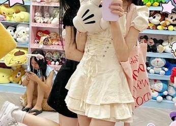 语画界 - 徐莉芝与白衬衫的完美邂逅：精品写真合集现已上传至网盘，快来下载吧.txt