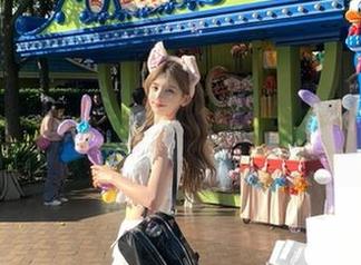 语画界 - 每周图包更新！月音瞳短裤写真诠释独特魅力与个性风格.txt