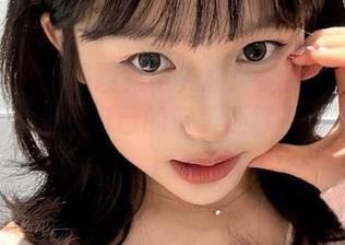 语画界 - 在线图集抢先看：梦梵的圣诞写真，让你怀疑自己的审美还够不够高级！.txt