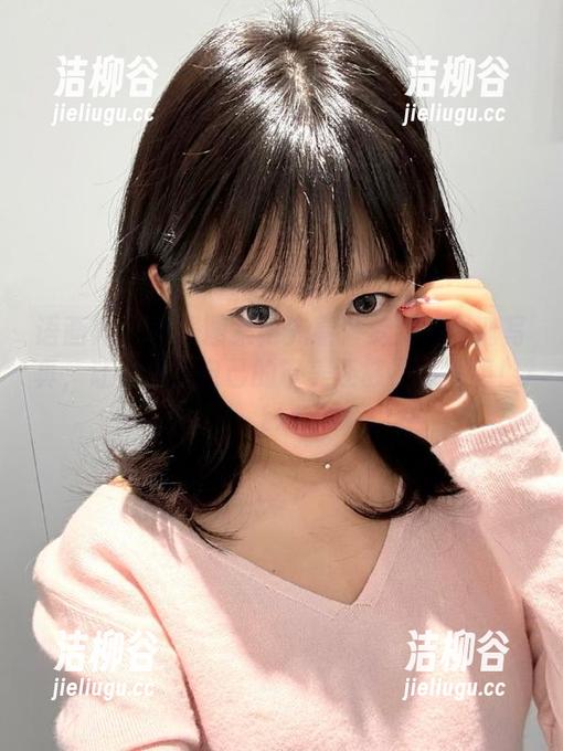 语画界 - 在线图集抢先看：梦梵的圣诞写真，让你怀疑自己的审美还够不够高级！.txt