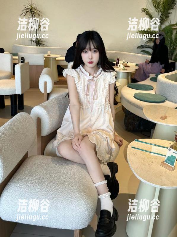 语画界 - 超美原图！绯月樱-Cherry婚纱写真展现别样风情与浪漫.txt