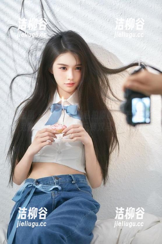 微密圈 - 让人心动的私拍原图：轩子巨2兔教你如何优雅地玩转双马尾！.txt
