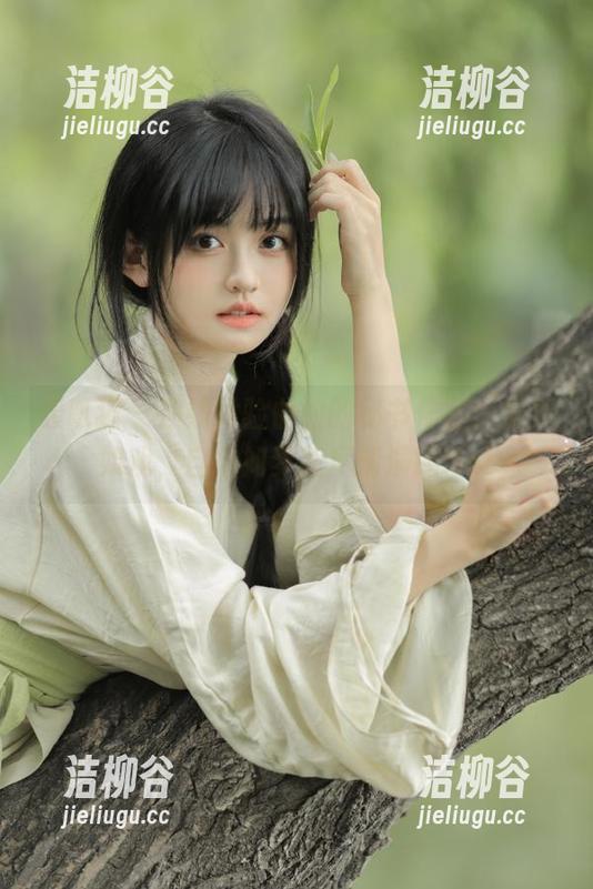 轰趴猫 - 在线体验曲曲的秘书作品，生活如戏，自拍如梦我尽情演绎.txt